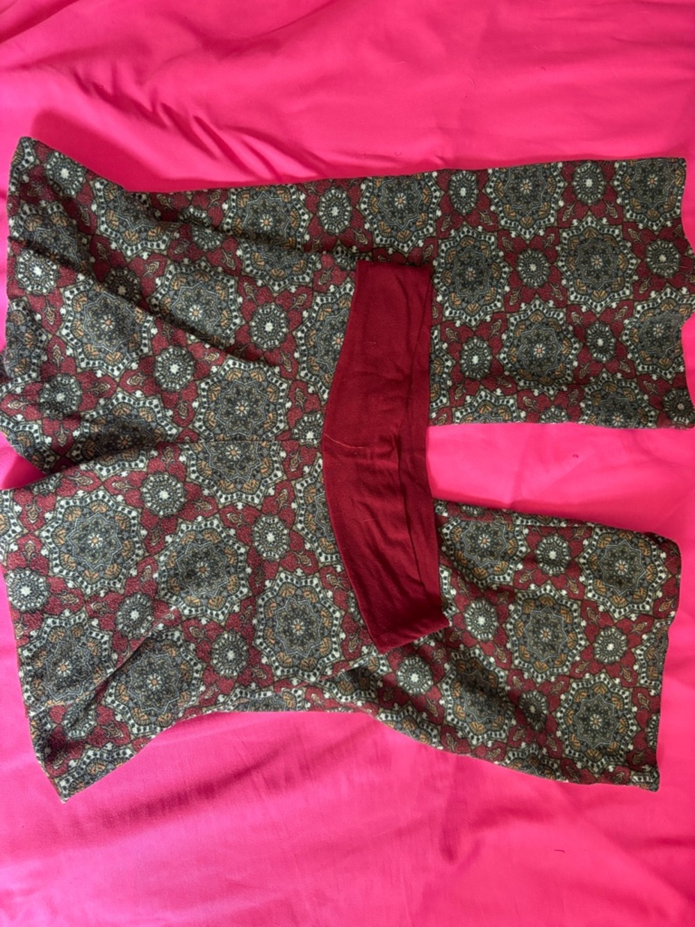 High-Waist Burgundy Patterned Leggings
